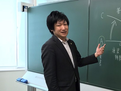 小堀弁護士