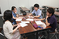 受講生同士で自主ゼミを実施